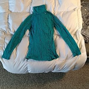 Thermic outdoor activity top